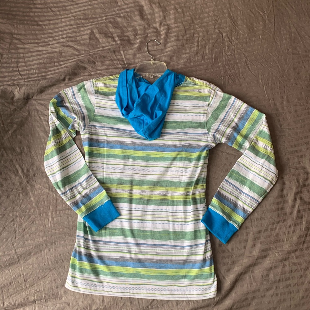 Nike Long Sleeved T-Shirt w/ Hood - Picture 3 of 4